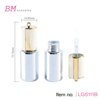 Vente en gros de porte-clés personnalisés de luxe en fourrure/cuir avec couvercle, conteneur vide pour brillant à lèvres, petit tube transparent pour brillant à lèvres, emballage mignon