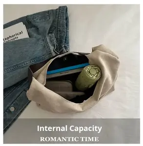 กระเป๋าผ้ากำมะหยี่แฟชั่นใหม่ปี 2026 กระเป๋าสะพายไหล่ผู้หญิงทรงย้อนยุค ความจุเยอะ เหมาะสำหรับการเดินทาง - Product Image 6