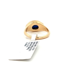 Anillo de sello ovalado con cianita en oro amarillo. Este elegante anillo de sello presenta una cianita ovalada de corte mixto con engaste en bisel. - Product Image 6