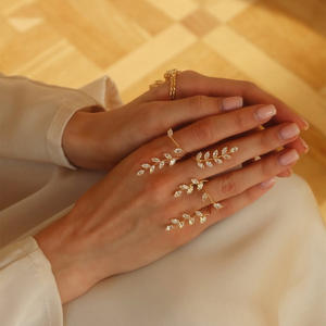 Anillo de hoja de circón popular Anillo floral de una pieza apilable con pulsera de dedo Anillo de accesorios para mujer - Product Image 1