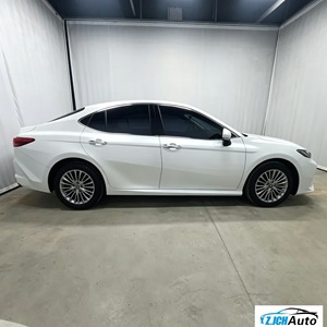 La <span class=keywords><strong>Toyota</strong></span> Camry 2.0GVP Luxury 2024 la plus vendue, berline intermédiaire à intérieur sombre avec <span class=keywords><strong>4</strong></span> <span class=keywords><strong>portes</strong></span> et 5 sièges - Product Image 5