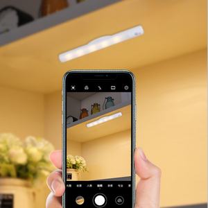 Luz LED Inalámbrica con Sensor de Movimiento Inteligente, Funciona con Batería, Magnética, Giratoria, Luz Nocturna de Inducción para Interiores, para Armarios y Gabinetes - Product Image 3