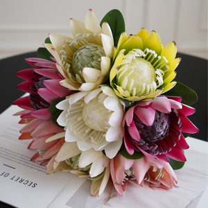 Flor Artificial de Protea, Color Mixto, Plástico, Decoración para Bodas, Estilo Nórdico Hecho a Mano - Product Image 1