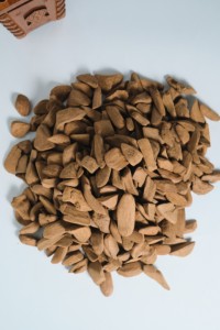 Tronco de Agarwood Perforado Sanai Al Namir Merauke de Calidad Artesanal para Incienso Tradicional y Manualidades DIY 31 A - Product Image 5