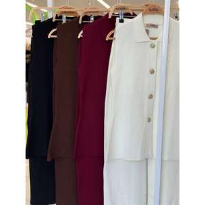 Conjunto Midi sin Mangas de Crepé para Mujer, Estilo Normcore Minimalista, para Todas las Temporadas, Color Marrón con Detalle de Botones Dorados, Modelo 10230 - Product Image 2