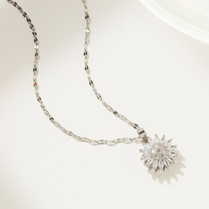 <span class=keywords><strong>Collar</strong></span> de Acero Inoxidable con Colgante <span class=keywords><strong>Giratorio</strong></span> de <span class=keywords><strong>Girasol</strong></span> de Circonita Cúbica al por Mayor, <span class=keywords><strong>Collar</strong></span> con Colgante <span class=keywords><strong>Giratorio</strong></span> de <span class=keywords><strong>Girasol</strong></span> Antiestrés - Product Image 5