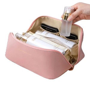 Trousse de maquillage portable pour femmes, grande capacité, trousse de toilette portable idéale pour les voyages, nouveau style pour les sorties et les voyages. - Product Image 5