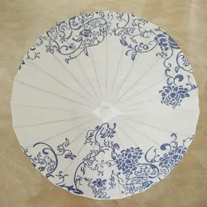 สีขาวและสีขาว Porcelain จีนร่มกระดาษงานแต่งงานทำด้วยมือไม้ไผ่ Parasol