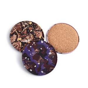 Posavasos con Diseño Vintage Original, Absorbente de Agua, Impresión UV con Logotipo - Product Image 4