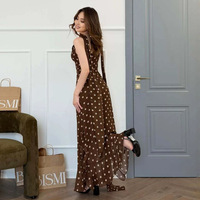 Robe longue sirène à pois tendance 2026 pour femme, coupe ajustée, bretelles spaghetti, col en V, volants, tenue chic décontractée pour le quotidien