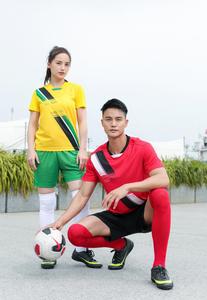 Maillot de football en sublimation intégrale en stock d'usine, T-shirt de club, séchage rapide, qualité thaïlandaise, uniformes de club, maillot de sport personnalisé - Product Image 5