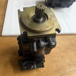 Pompe à piston hydraulique d'origine JRRS75CLS2132NNN3S1AYA2NNNNJJJNNN en stock - Product Image 1