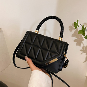 <span class=keywords><strong>Sac</strong></span> carré matelassé, nouveau style automne 2026, <span class=keywords><strong>sac</strong></span> bandoulière simple et tendance, petit <span class=keywords><strong>sac</strong></span> à bandoulière carré classique et unique. - Product Image 1