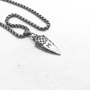 Yunnique Collar con colgante de flecha de acero inoxidable, joyería unisex de moda, accesorio de moda - Product Image 3