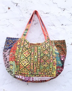 Sac à main ethnique de style Jaipuri traditionnel du Rajasthan, brodé, avec travail de miroirs Banjara, sac à bandoulière gypsy ethnique - Product Image 4