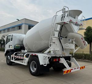 Camion malaxeur à béton SINOTRUK HOWO de 5 mètres cubes à haute capacité avec moteur haute puissance de 4L, couleur blanche - Product Image 3