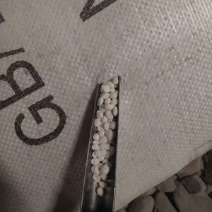 Chlorure d'ammonium industriel de qualité supérieure à vendre Norme de qualité industrielle - Product Image 1