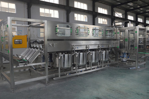 Machine de remplissage de bouteilles d'eau en bouteille 20 litres 19 litres 5 gallons - Product Image 4
