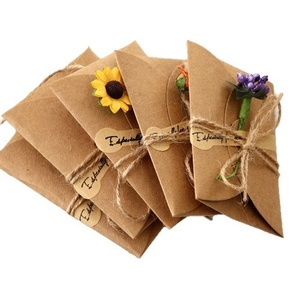 Carte de vœux créative en papier kraft avec fleurs séchées, faite à la main, pour les petits fleuristes, pour envoyer des vœux aux clients, cartes cadeaux pour les fêtes - Product Image 5