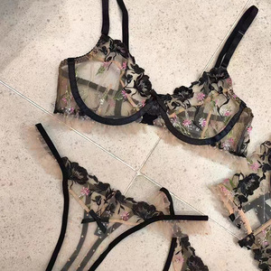 بيع بالجملة ملابس داخلية نسائية مثيرة مطرزة بالزهور طقم من قطعتين - Product Image 4