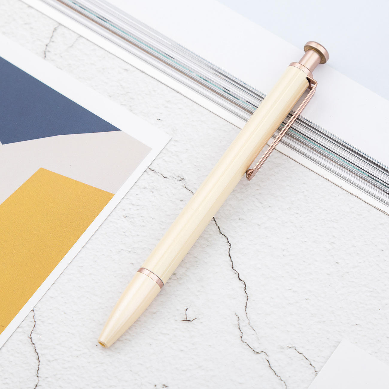 สีเหลือง