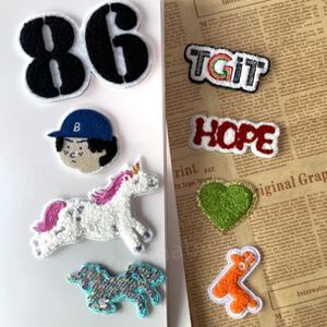 Parches Bordados Termoadhesivos con Logotipo de Marca Personalizados, en Tela de Fieltro No Tejida, para Sombreros, Ropa y Accesorios - Product Image 1