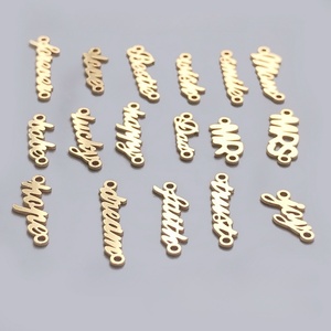Colgante de Letra con la Palabra 'Hope' (Esperanza), 'Wish' (Deseo), 'Trust' (Confianza) y 'Faith' (Fe), Chapado en Oro Real de 14K, con Doble Orificio para Hacer Pulseras y Collares - Product Image 3