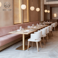 Table et chaises de café, restaurant, salon de thé, meubles modernes et élégants, table carrée en bois rose, demi-cercle, banquette
