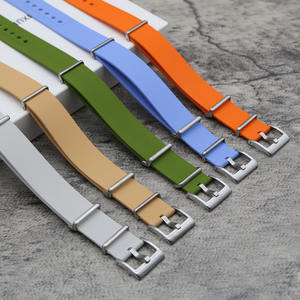 สายนาฬิกาคุณภาพสูง 20 มม. แบบชิ้นเดียว ทำจากยางฟลูออโร สายนาฬิกากันน้ำแบบ Single Pass ทำจากยาง FKM พร้อมห่วงโลหะ - Product Image 4