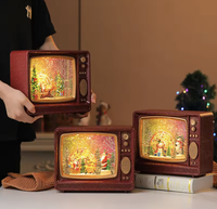 StarKey Nouveau Design Mode Globe à Neige Carré TV Eau PC Lanterne Cheval de Noël Modèle LED E-002A Décoration Artisanale pour Bureau et Maison