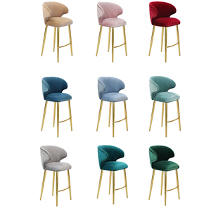 011 Sgabello da Bar Ergonomico Nordico con Schienale a Ala, in Velluto con Rivetti, Sgabello Alto Dorato Lucido con Poggiapiedi, Arredamento Commerciale per Bar - Product Image 3