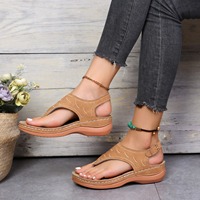 Sandales à boucle style romain pour femmes, stock transfrontalier pour le commerce extérieur, grande taille 43, plateforme rehaussante printemps-été