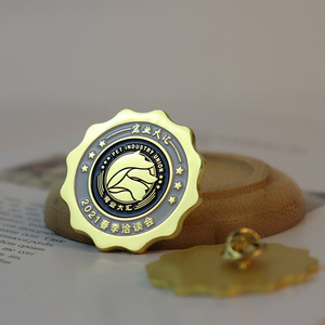 Badge métallique personnalisé Jin Rui, commémoratif de la Conférence Printemps 2021 de l'Union de l'Industrie des animaux de compagnie, épingle de revers à fermoir papillon - Product Image 1