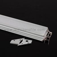 Profilé LED en aluminium à montage en surface à 45 degrés pour éclairage de présentoir d'armoire, canal LED anodisé avec diffuseur