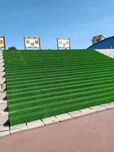 Césped artificial sintético para exteriores, alfombra verde de aspecto natural para uso en balcones y jardines. - Product Image 4