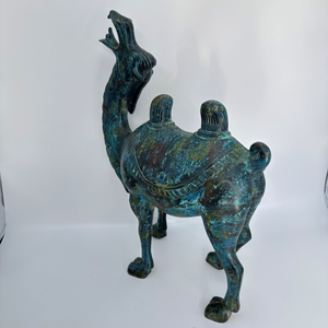 Vascello rituale in bronzo con ornamento a due gobbi, Design eccellente per la ricerca culturale storica di artigianato artistico in metallo - Product Image 3