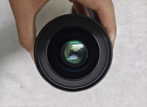 Objectif <span class=keywords><strong>Sigma</strong></span> 35mm f/1.4 Art EF d'occasion — Légende du portrait, grande ouverture f/1.4 avec bokeh crémeux, excellent état ! - Product Image 4