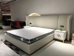 Lit King Size Moderne de Luxe avec Cadre en Bois, Ensemble de Rangement, Lit Mural Capitonnée, Meubles de Chambre de Haute Qualité - Product Image 3