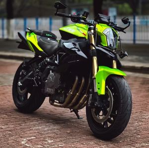 Motocicleta Deportiva Benelli BN600i Naked, Alta Potencia de 60kW, Embrague Deslizante, Amortiguador KYB y Neumáticos Pirelli - Product Image 3