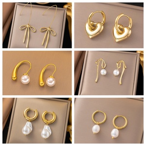 Vendita calda 18k in acciaio inox trifoglio zircone fiocco con perla goccia orecchini a forma di cuore da donna gioielli di moda - Product Image 4