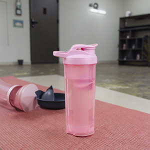 Bouteille de <span class=keywords><strong>shaker</strong></span> à protéines en plastique personnalisée sans BPA de 700 ml pour le sport, la salle de sport, l'entraînement, mélangeur de fitness pour les shakes protéinés - Product Image 5