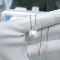 Collier classique avec pendentif en perle blanche Edison de 10-11 mm incrusté de zircon et chaîne en forme de boîte, idéal pour les fiançailles, les mariages ou les soirées