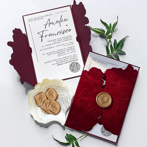 Inviti Matrimoniali Bordeaux 5x7 con Fiori in Rilievo su Velluto, Carte di Lusso con Stampa Tipografica per Eventi Nuziali - Product Image 5
