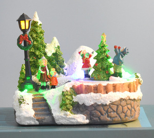 Maison de noël animée à éclairage Led en résine, maison de village lumineuse à fibre optique de noël avec Led multicolores - Product Image 4