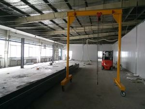 Pont roulant à portique réglable pour un espace de travail flexible, montage facile, pont roulant mobile avec roues en caoutchouc pivotantes à 360 degrés - Product Image 6