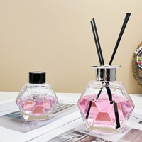 Mewah Polyhedron 100ml 200ml kosong merah transparan kaca minyak esensial Reed Diffuser Aroma botol vas bunga untuk dekorasi rumah