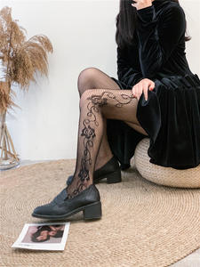 2024 saint valentin cadeau Sexy bas noir rose vif bas collants résille collants dentelle Leggings pour femmes Rose coeur motif - Product Image 6