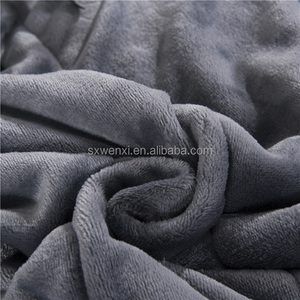 Couverture polaire en flanelle unie super douce personnalisée pour lits, couverture polaire chaude et douce en flanelle, vente en gros - Product Image 3