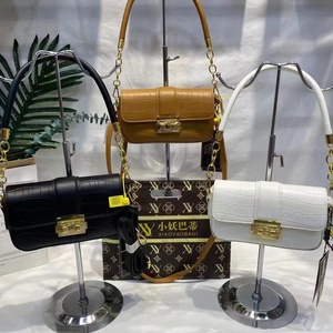 Vente directe d'usine Sacs pour <span class=keywords><strong>femmes</strong></span> mixtes Nouveaux sacs pour <span class=keywords><strong>femmes</strong></span> Sacs pour <span class=keywords><strong>femmes</strong></span> usagés - Product Image 1