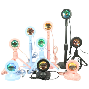 La moderna Mini lampada da scrivania con funzione di <span class=keywords><strong>tramonto</strong></span> RGB con alimentazione USB eco-friendly ABS Body celebra il <span class=keywords><strong>sole</strong></span> che non tramonta mai - Product Image 5